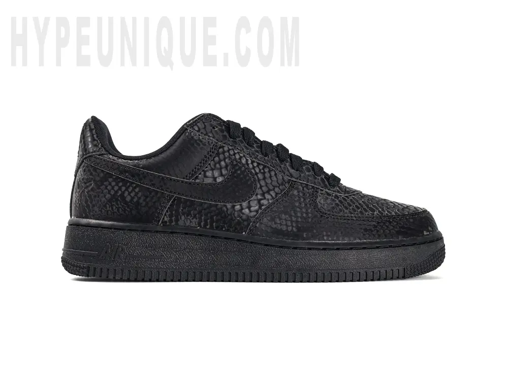 Kobe Bryant x Nike Air Force 1 Low right foot lateral view. Pure black snake scale material display