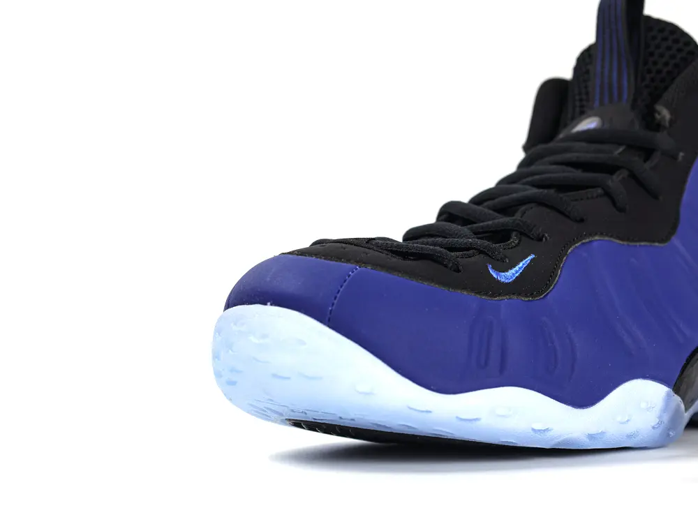 Blue toe