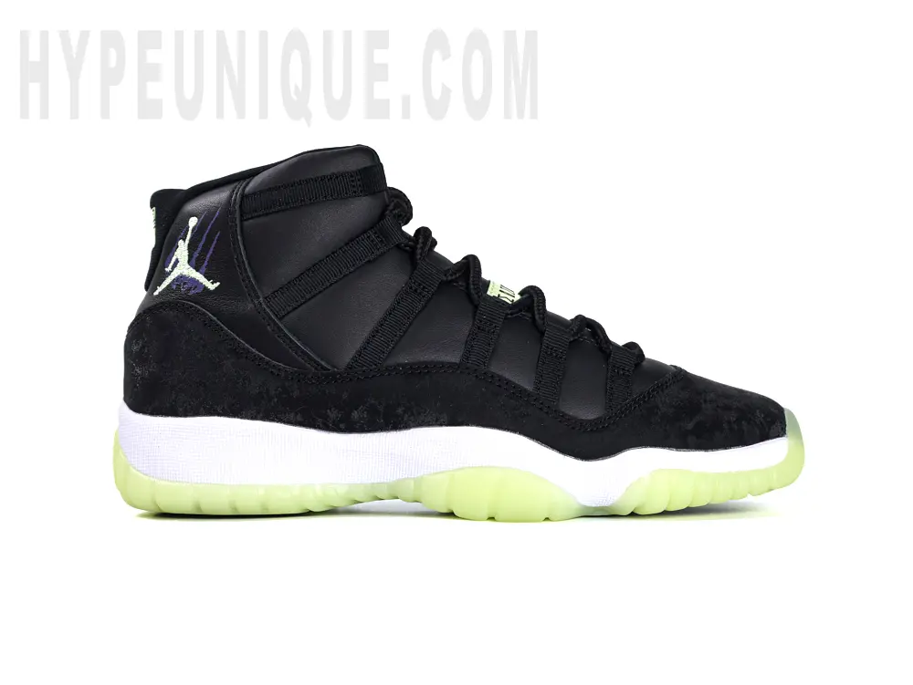 Front view of the outside of the left shoe
