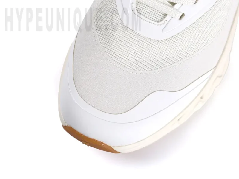 Top view of the white toe area on the On Cloudtilt Loewe 2 ‘All White’