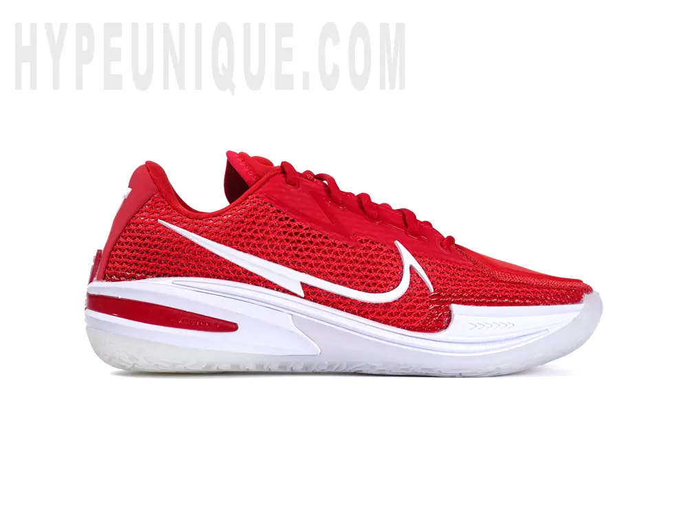 Left lateral side view of the Zoom GT Cut TB ‘University Red’.