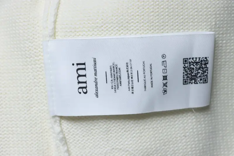AMI Embroidered Heart Micro-Label Crew Neck Sweater Label