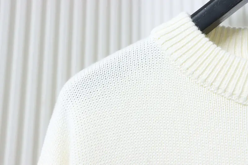 AMI Embroidered Heart Micro-Label Crew Neck Sweater Neckline