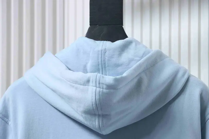 Neckline