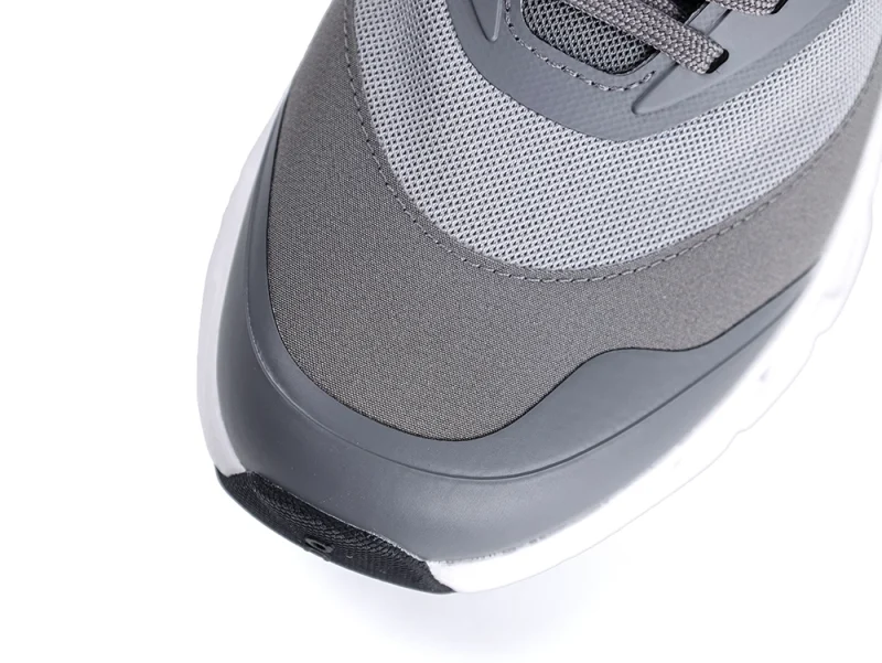 the grey toe