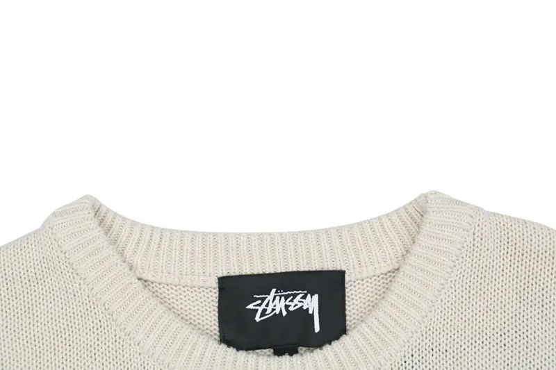 Neckline