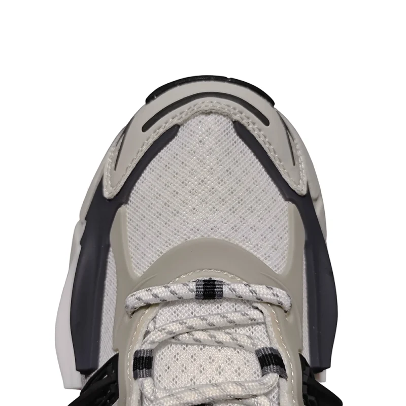 the white toe