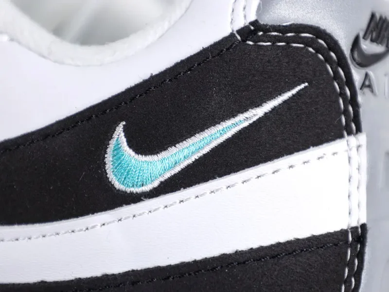 Air Max 95 OG Big Bubble Black Border - Image 7