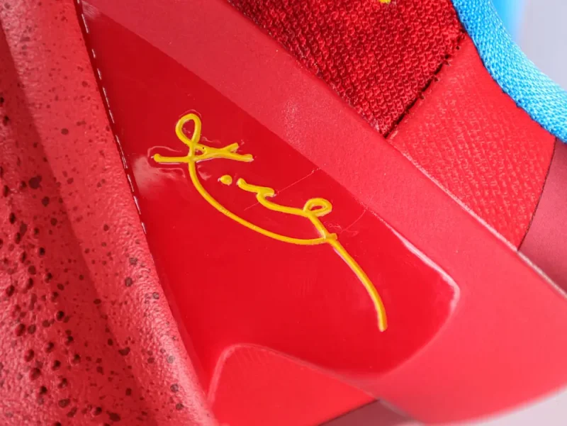 Brand logo above the shoe tongue