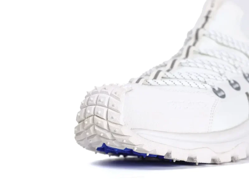 the white toe