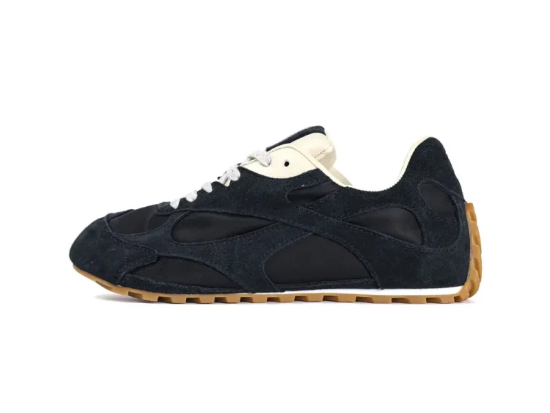 balck fright foot outside