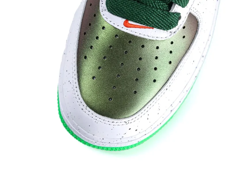 the white and green toe