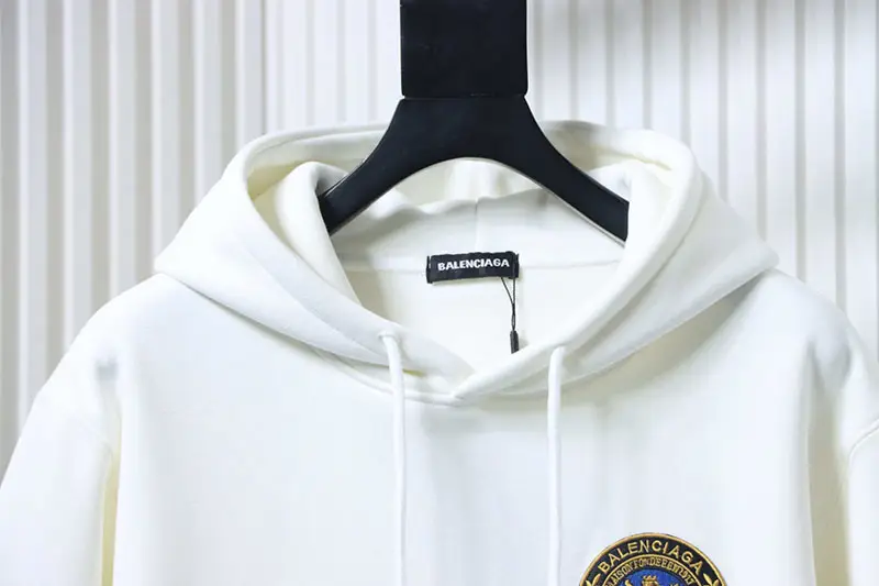 Neckline