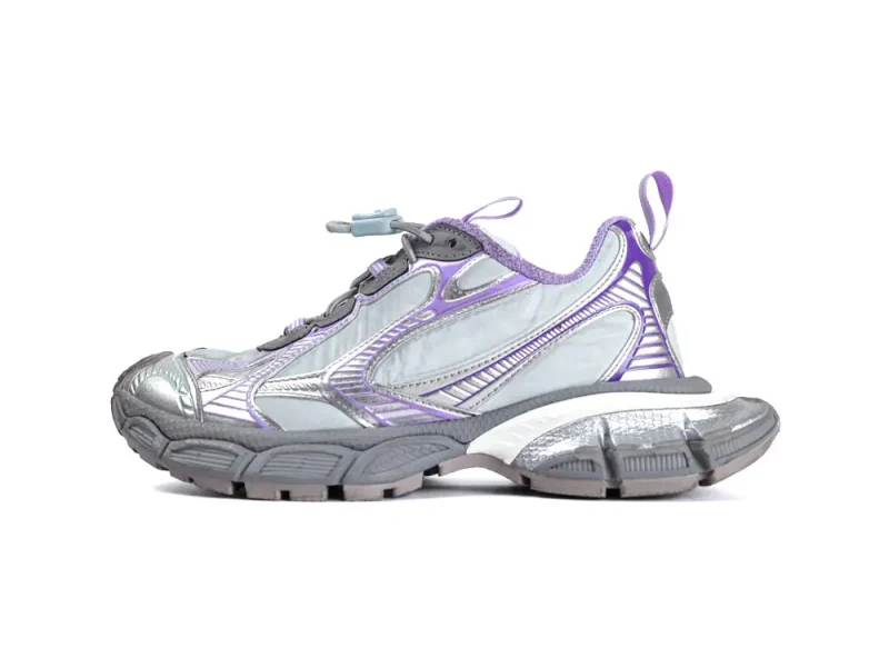 Front view of the outer side of the left shoe