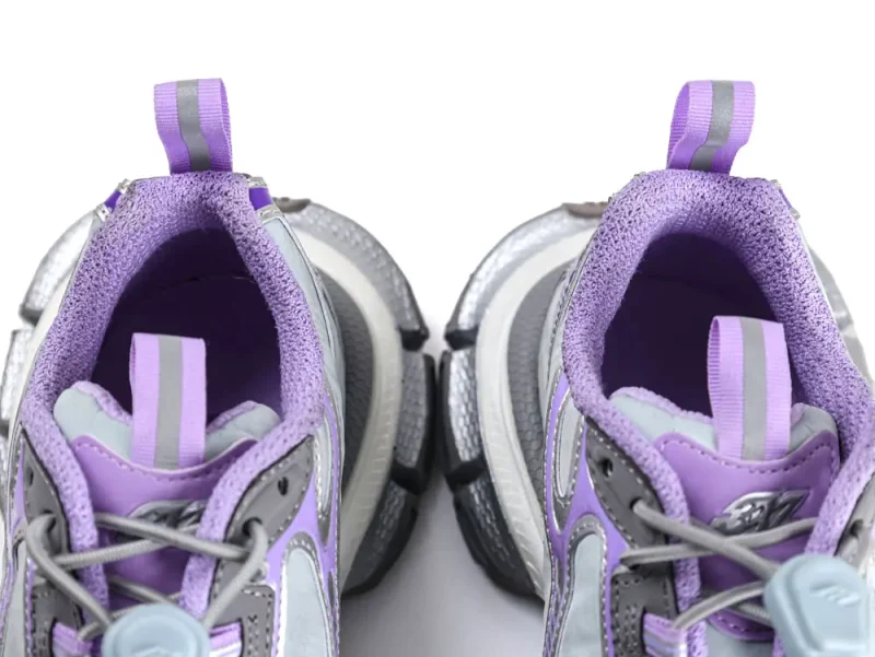 the purple shoe mouth
