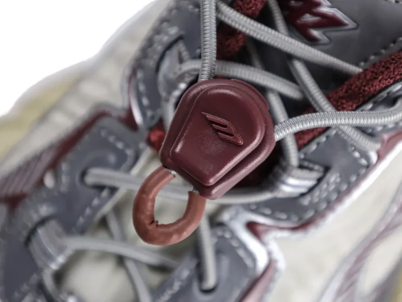 Shoe tongue, red shoelaces, shoe buckle