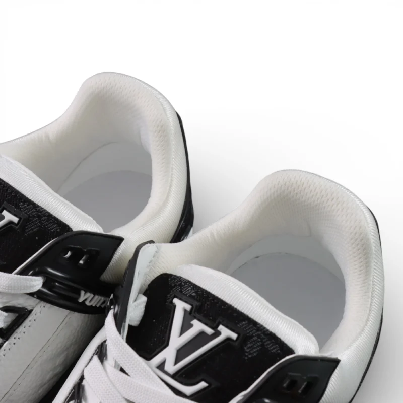Shoe opening display image