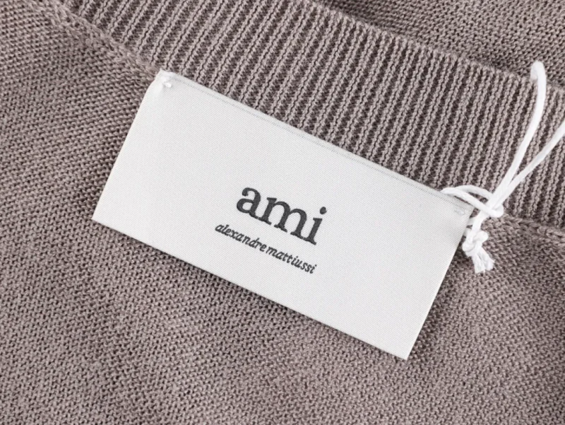 White clothing tag.