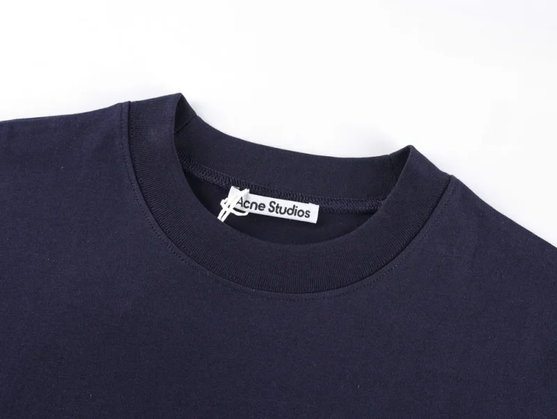 Close neck of T-Shirt
