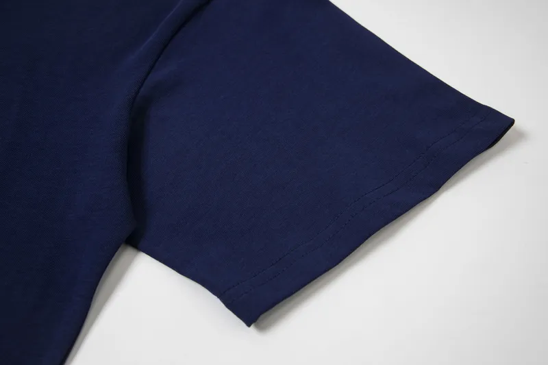 Sleeve Detail