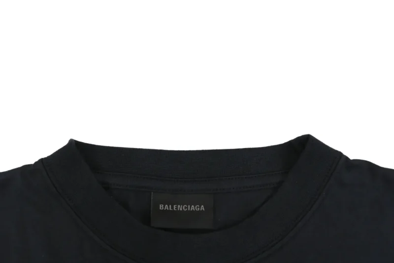 Neckline