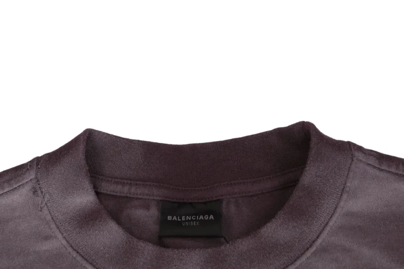 Neckline