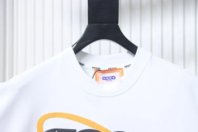 Neckline
