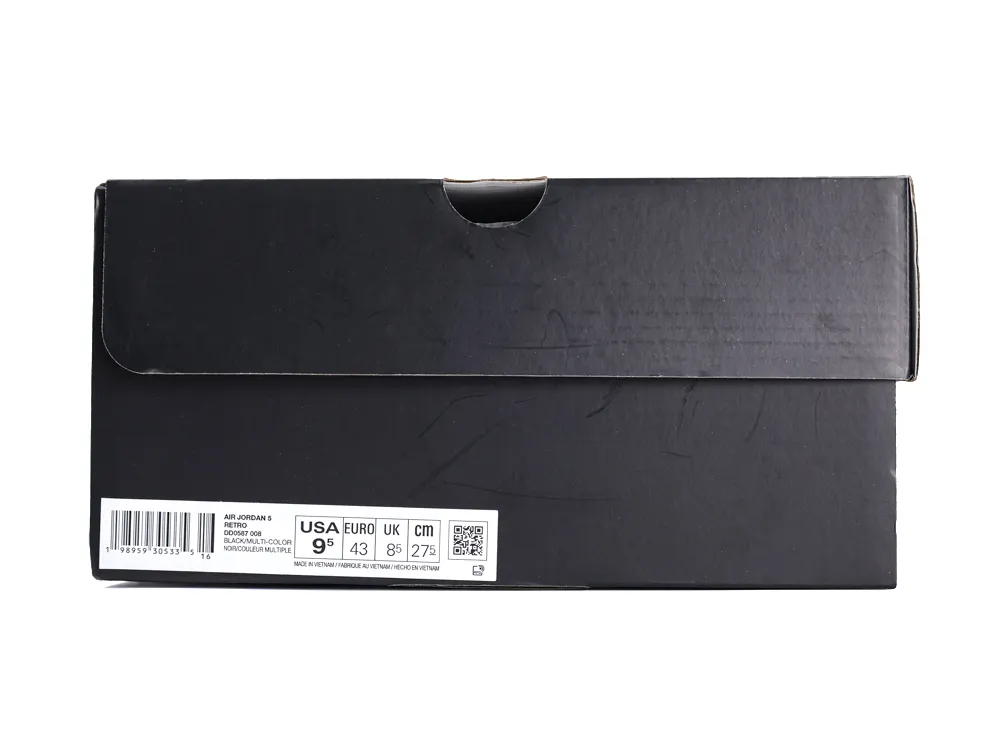 Black cardboard shoe box with white label detailing size information.