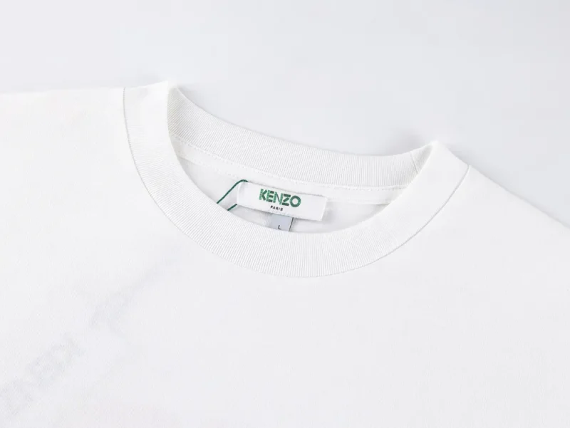 Neckline