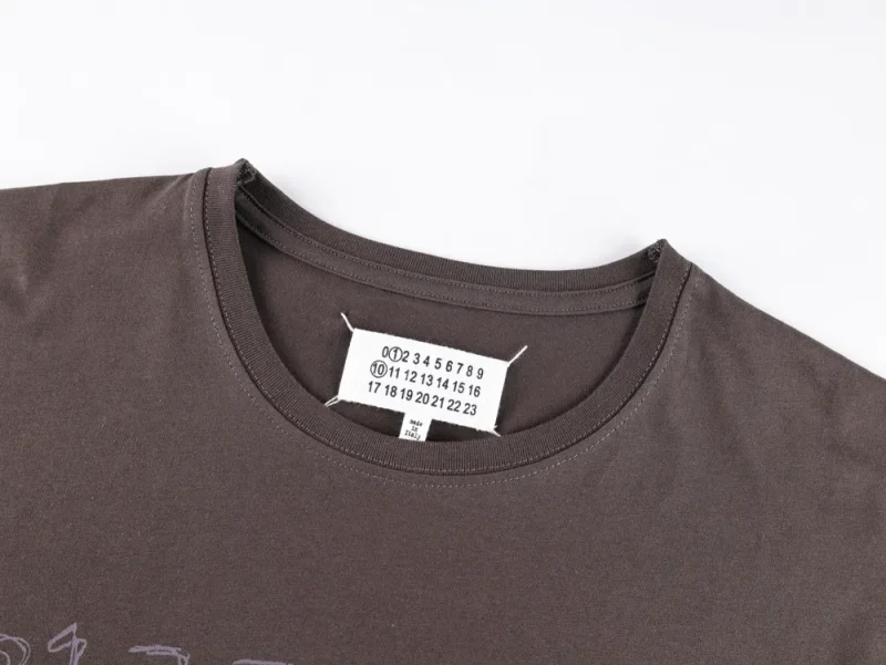 Neckline