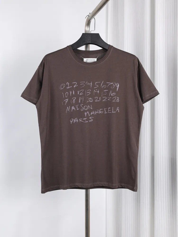 MM Numeric Logo Cotton T-Shirt color Brown