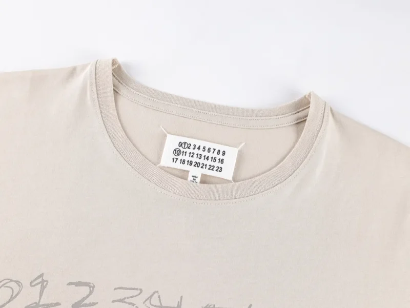 Neckline