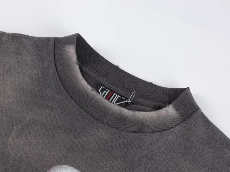 Neckline