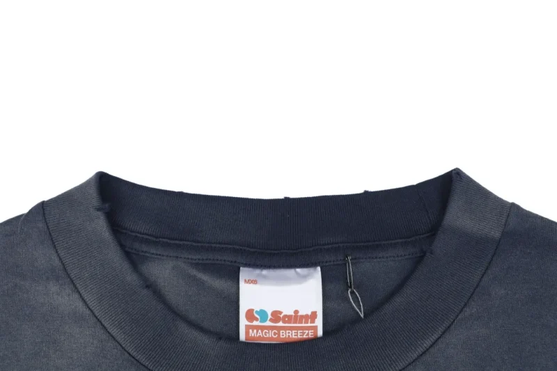Neckline