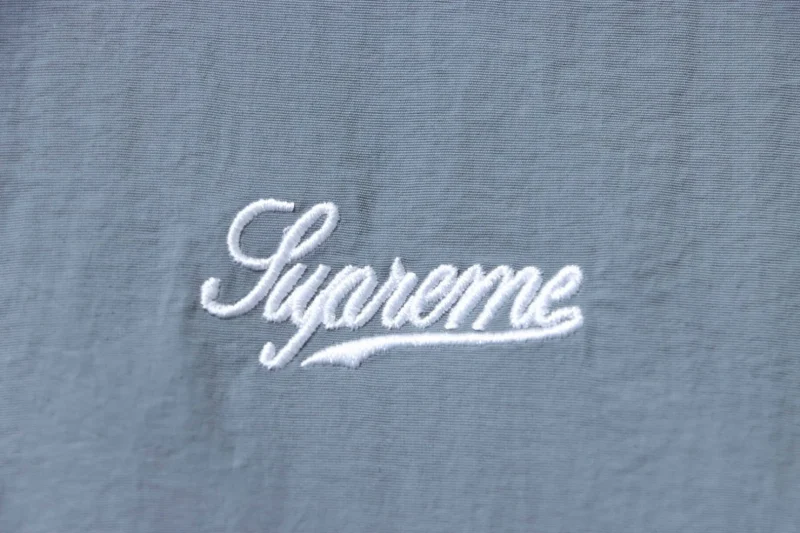 Logo Supreme Embroided