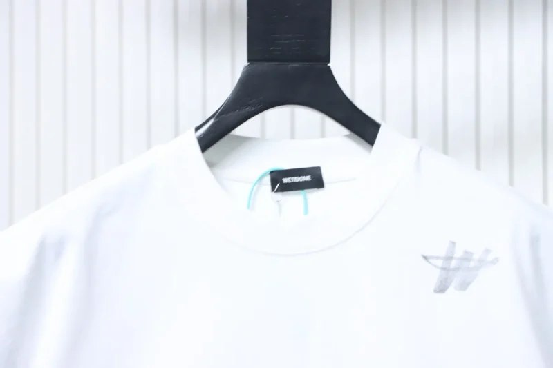 Neckline