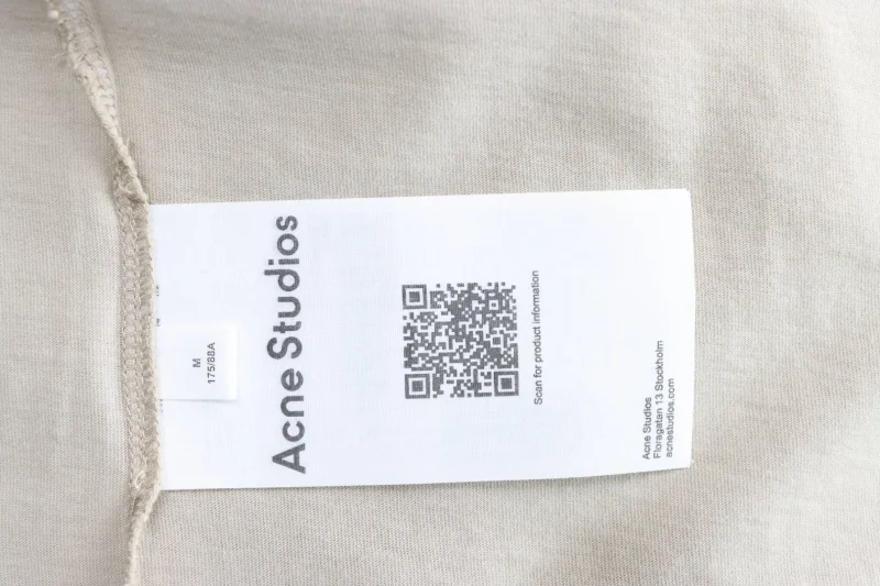 Label with QR code