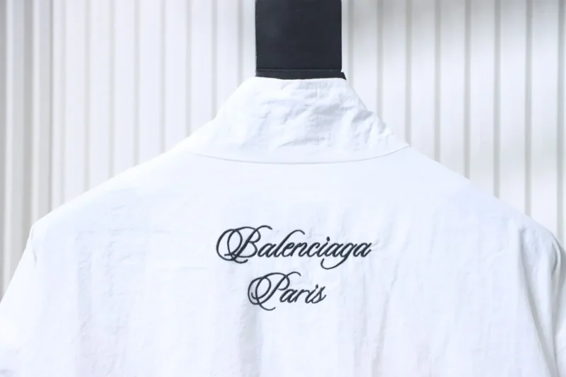 Details with Logo