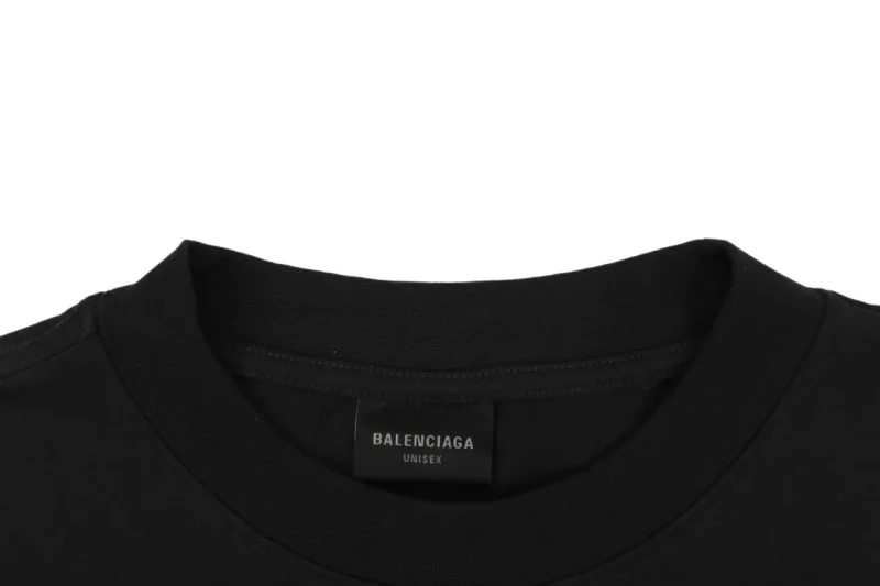 Neckline