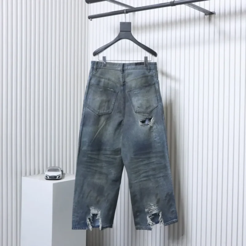 Back of BLCG Hand-Distressed Oil-Wash Baggy Jeans