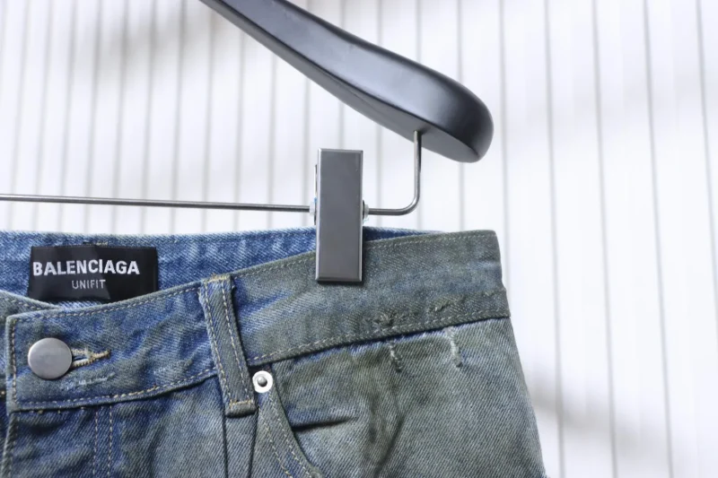 Half View of Waistline