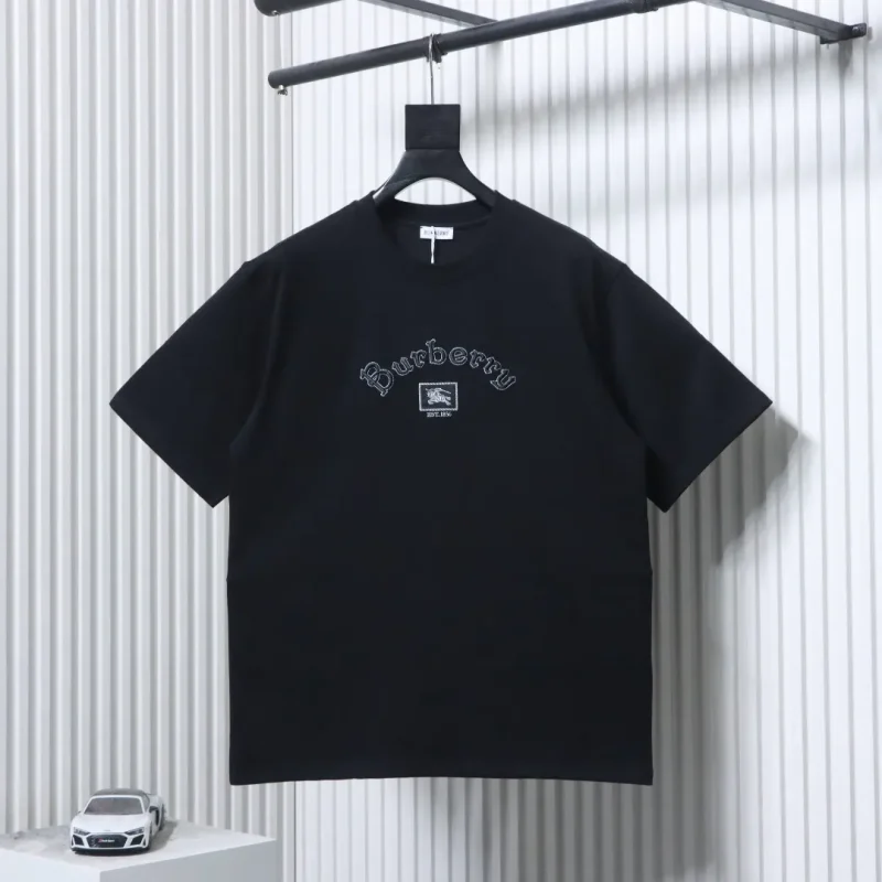 Gothic Embroidered T-Shirt Color Black
