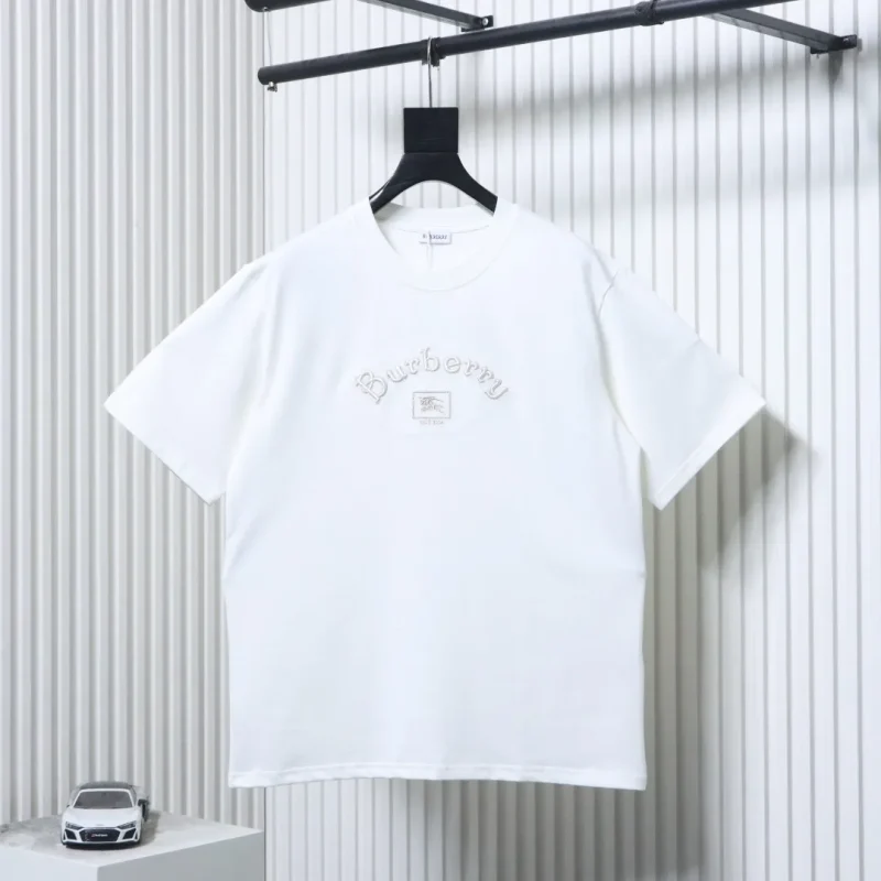 Gothic Embroidered T-Shirt Color White