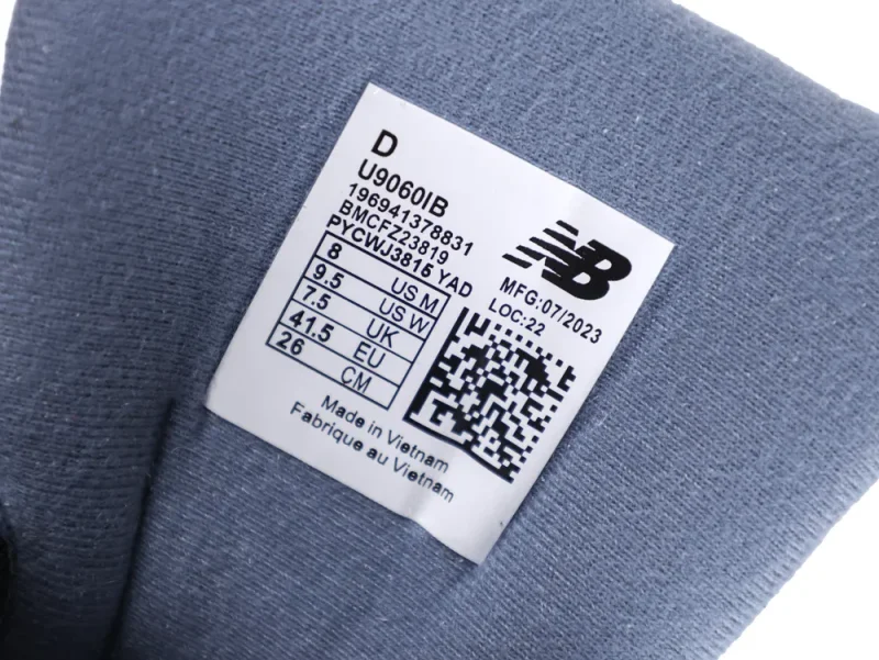 New Balance 9060 Arctic Grey size label detail