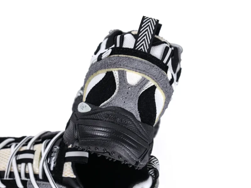 Off-White Be Right Back Sneakers White Black Heel Detail