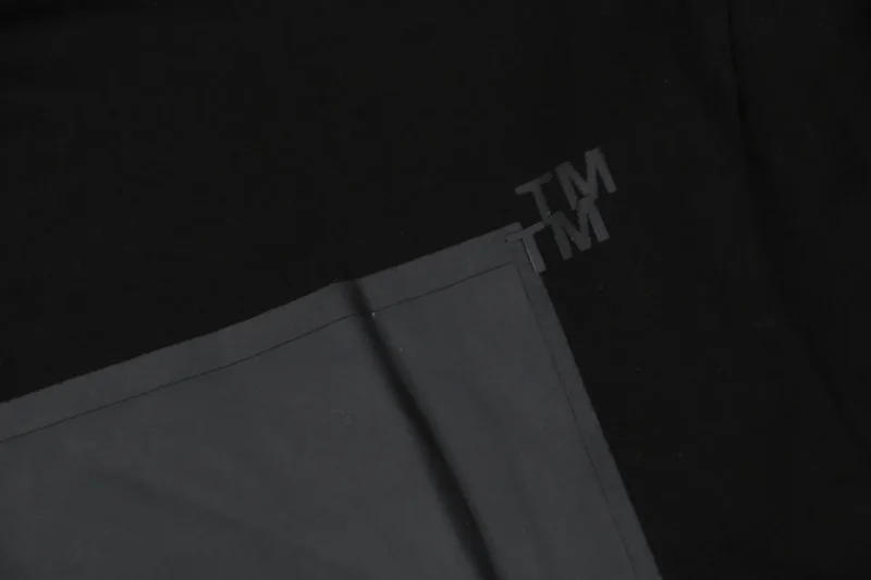 Logo Arrow Print