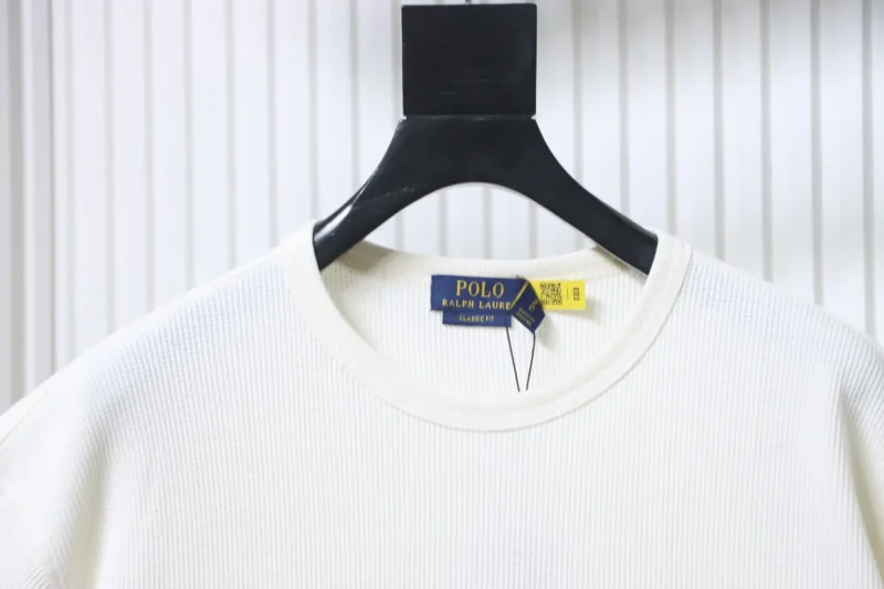 Neckline
