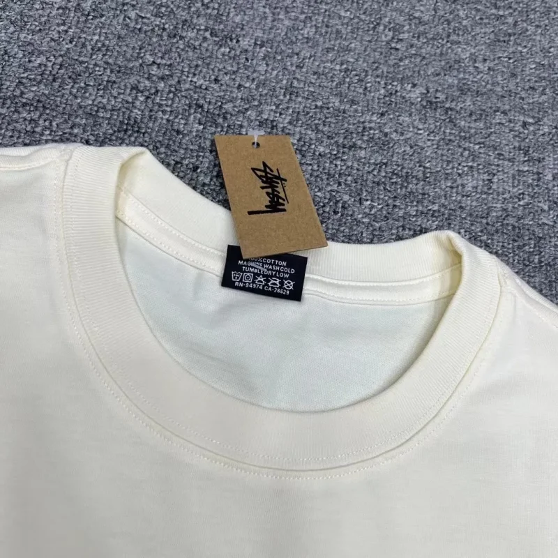 Neckline with visible Brand Tag