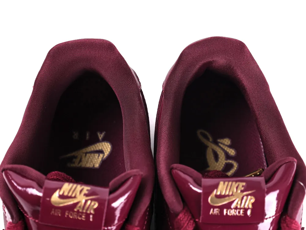 Syna x Air Force 1 '07 Dark Beetroot and Red Oxide tongue branding detail