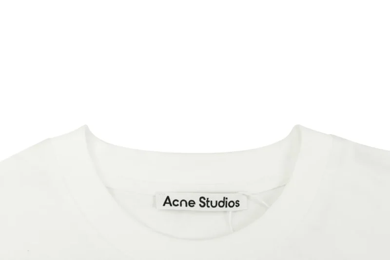 Close-up Collar